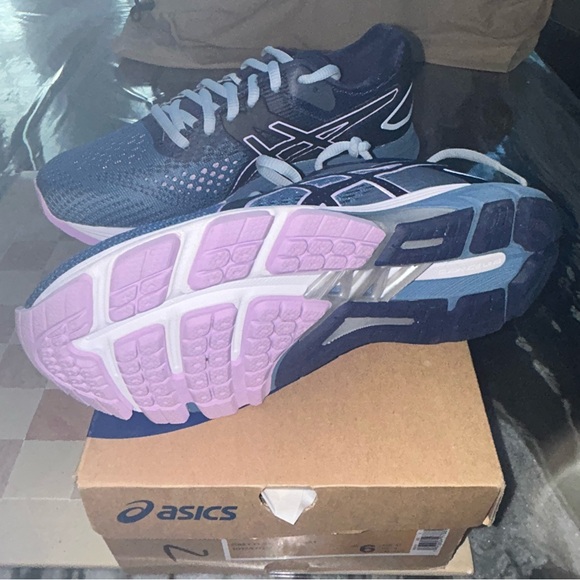 ASICS GT-4000 2 women’s size 6 - Picture 3 of 4